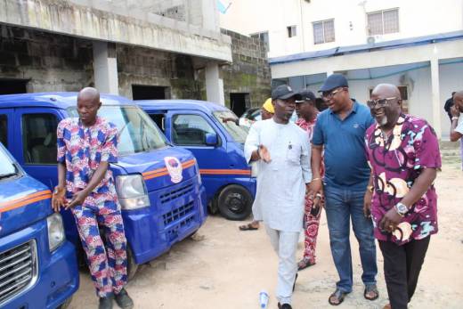 Ojodu LCDA Chairman, Hon Segun Odunmbaku, Donates Buses to Ease Commuter Movement