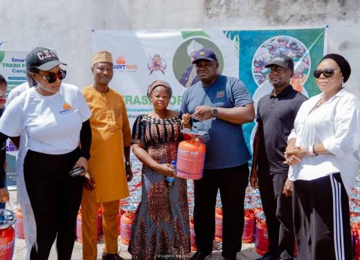Cleaner Energy: Elegushi foundation distributes gas cylinders to Ikate residents